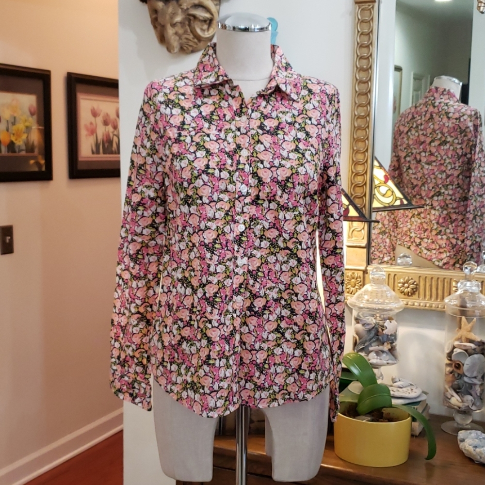 Crown & Ivy Top